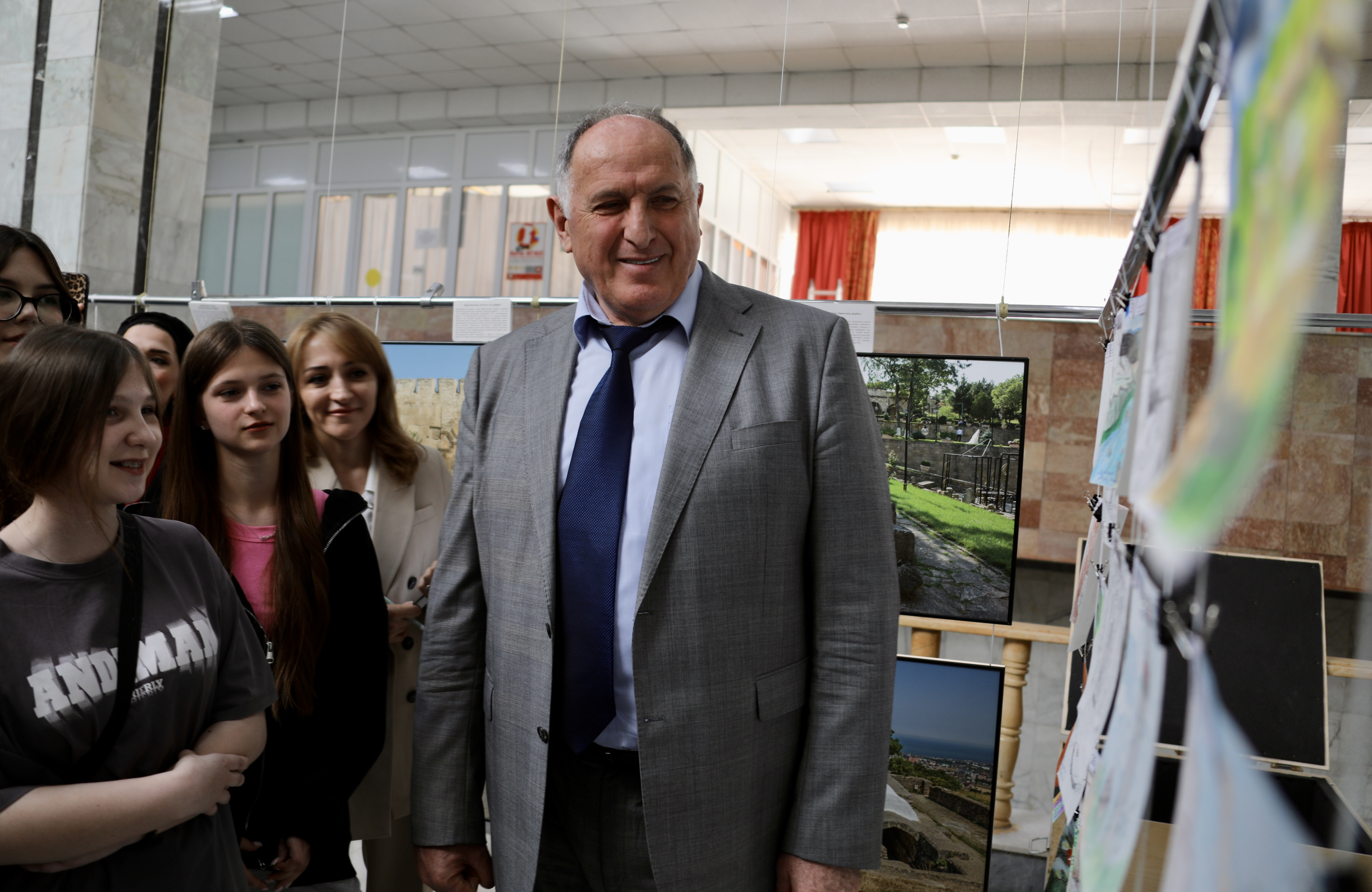 Выставка рисунков белгородских детей открылась в Национальной библиотеке