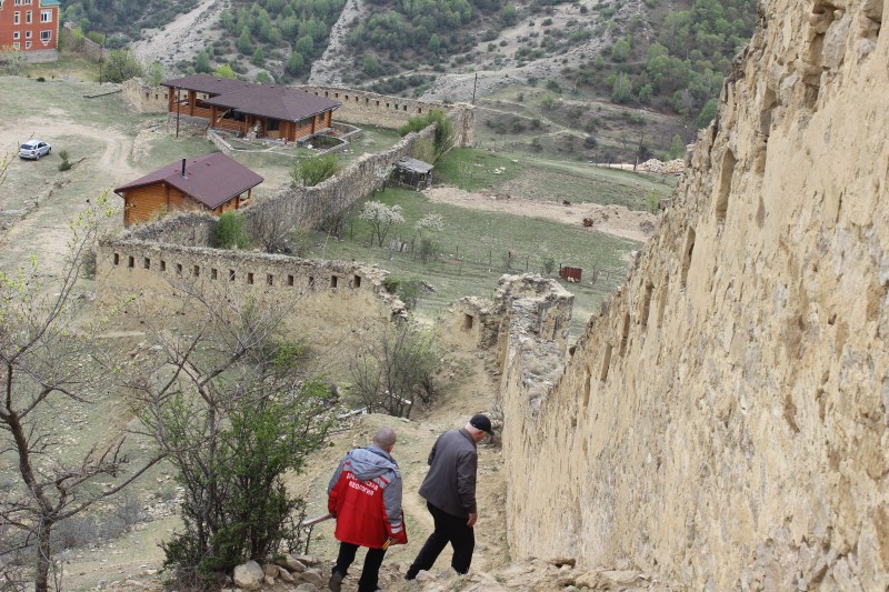 Сотрудники Дагнаследия провели осмотр объекта культурного наследия регионального значения «Гунибская крепость, 1863-1867 г.г.