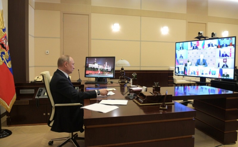 Владимир Васильев принял участие в видеоконференции с Путиным