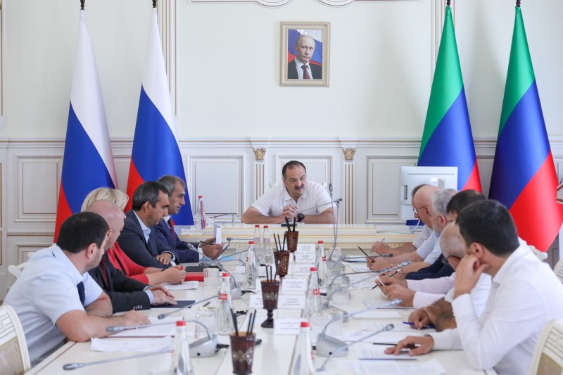 Сергей Меликов провел совещание по вопросу сохранения и реставрации Ахтынской крепости
