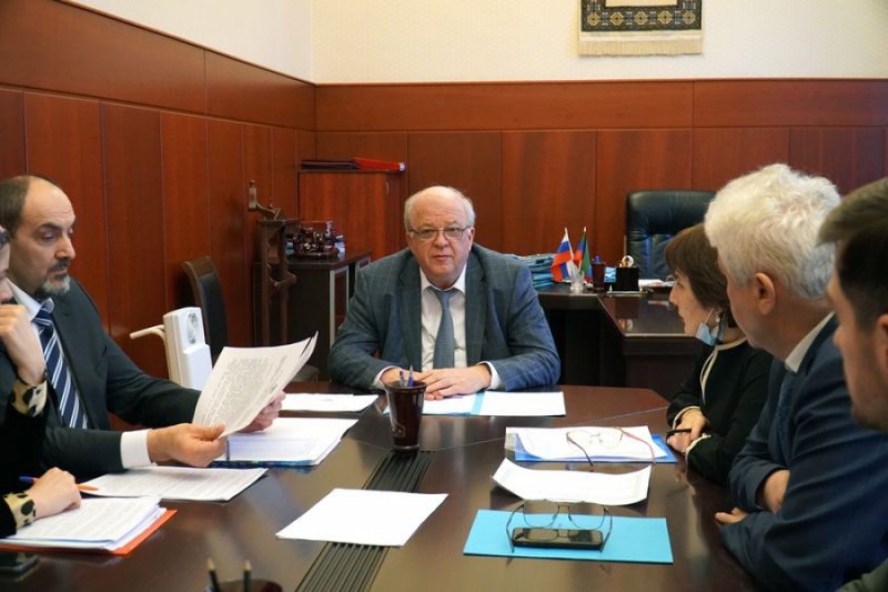В Правительстве Дагестана обсудили обеспечение жильем детей-сирот и детей, оставшихся без попечения родителей