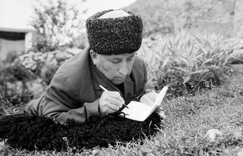 Дни белых журавлей – дань памяти Расулу Гамзатову