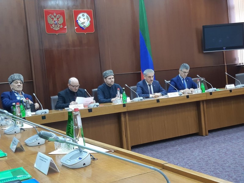 Развитие и перспективы религиозного образования обсудили в Национальной библиотеке имени Расула Гамзатова